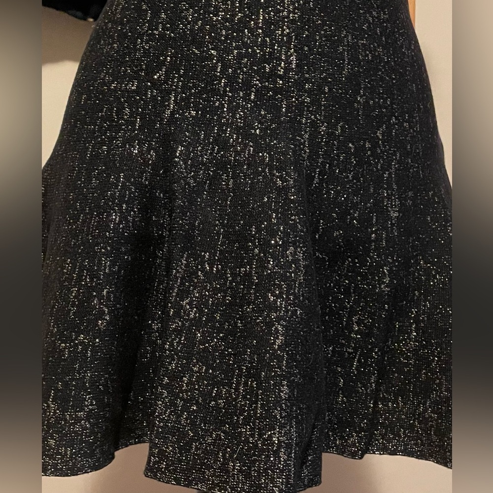 Nice skirt gold and grey.